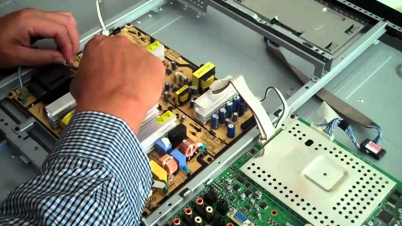 علت خاموش شدن ناگهانی تلویزیون در بهارستان - ۰۹۱۲۷۰۸۷۳۴۶